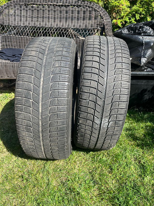 Two winter tires 215/55R17 Michelin X-ICE Used in Tires & Rims in Ottawa