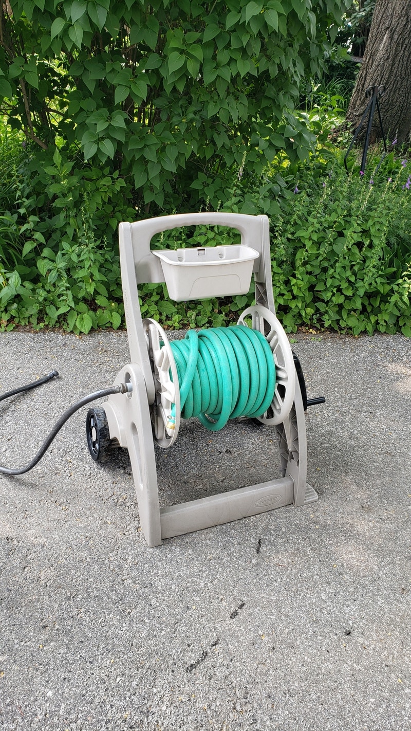 Suncast Hose Reel Cart with 75 Ft Hose! Outdoor Tools & Storage