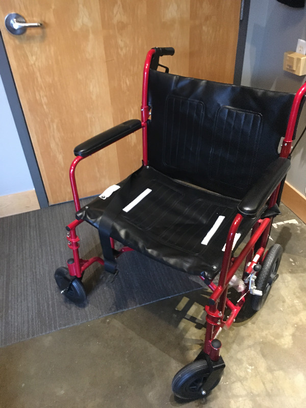 Heavy Duty Bariatric transport chair in Health & Special Needs in City of Toronto