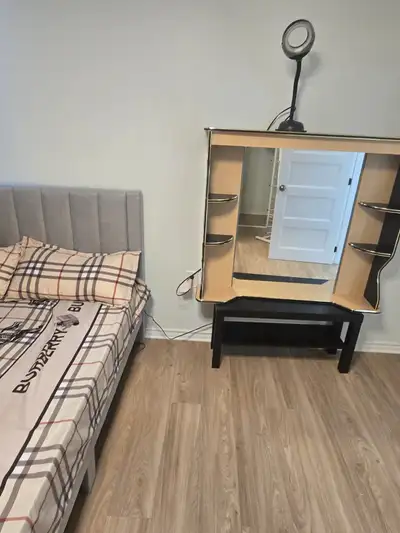 Cozy Room for Rent in Vibrant Barrhaven, Ottawa – Perfect for Professionals or Students! Looking for...
