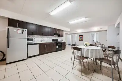Now Leasing for Fall 2026 — Rooms & Full Units for Students! MINIMUM 12 MONTH LEASE RENT STARTING AT...