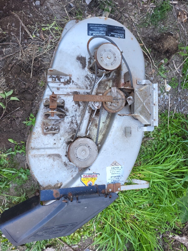 38" craftsman mower deck great shape Lawnmowers & Leaf Blowers