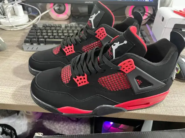 Jordan 4 in Men's Shoes in Longueuil / South Shore - Image 2