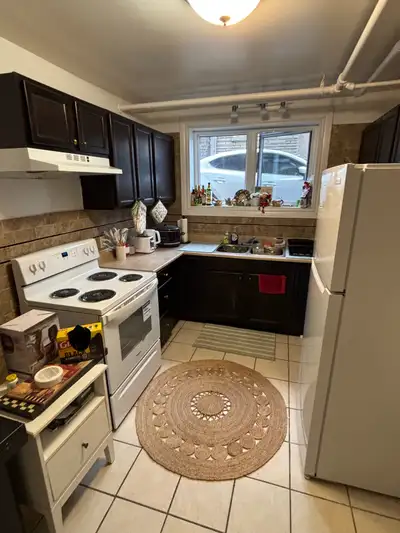 Bright & Spacious 1-Bedroom Available in 2-Bedroom Apartment (2 bedroom for rent also available!) –...