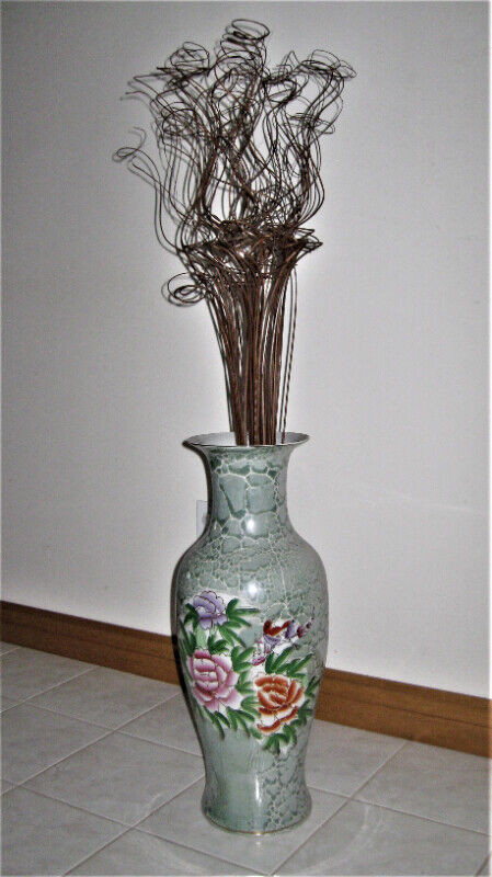 Floor Vase 24 Inch in Other in Kitchener / Waterloo - Image 2