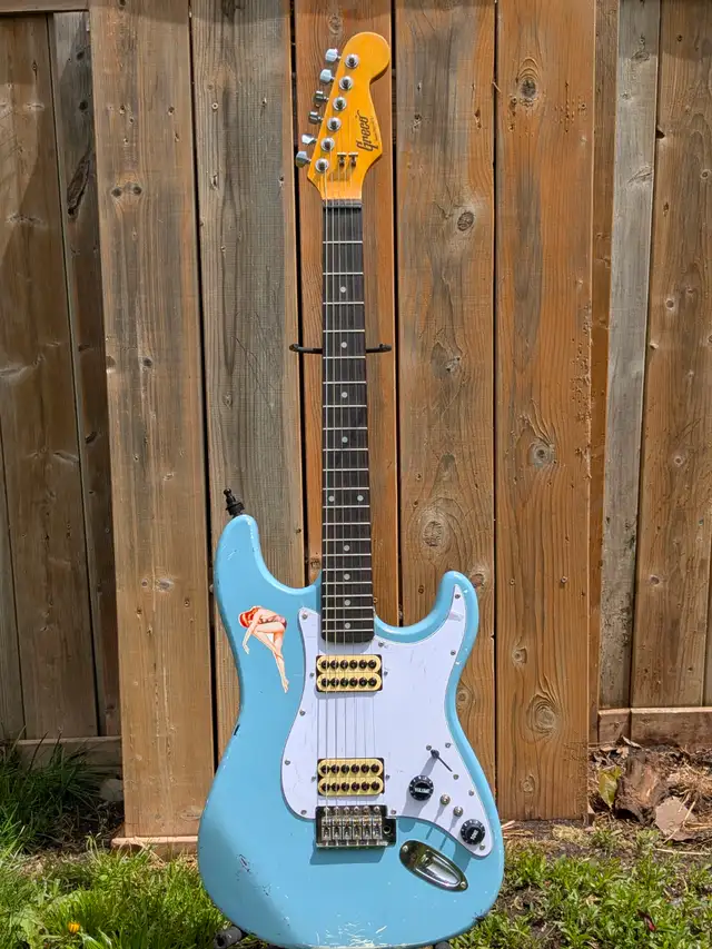 Stratocaster Guitar in Guitars in Ottawa - Image 5