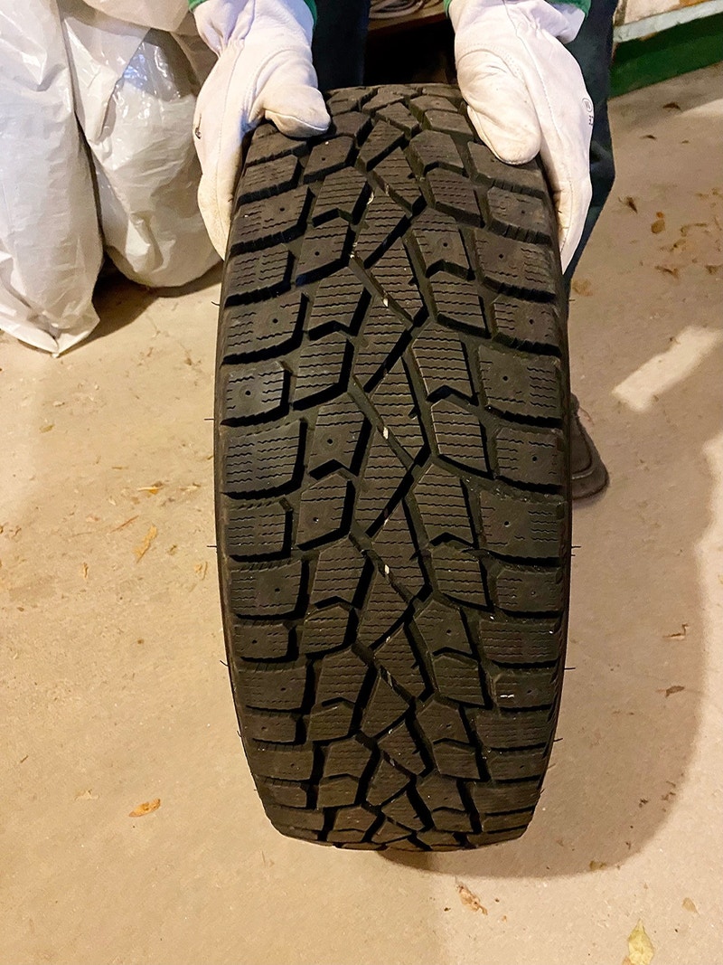 SUMITOMO ICE EDGE WINTER TIRE LIKE NEW (Set of 4) Tires & Rims