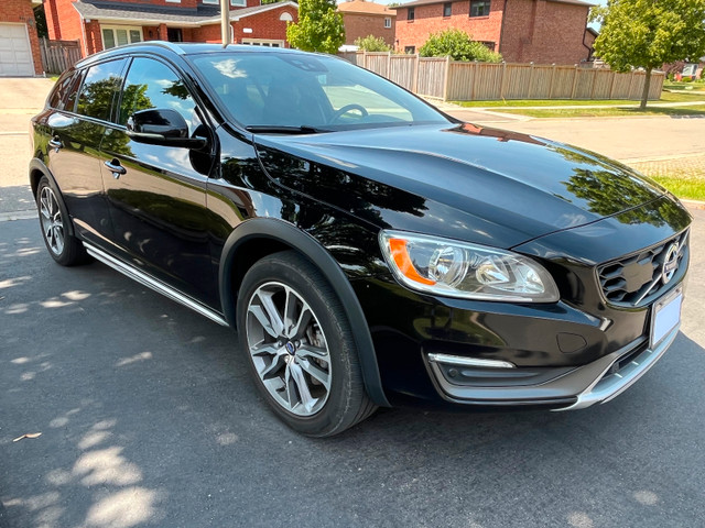 2016 Volvo V60 Cross Country Wagon T5 AWD in Cars & Trucks in Mississauga / Peel Region - Image 2