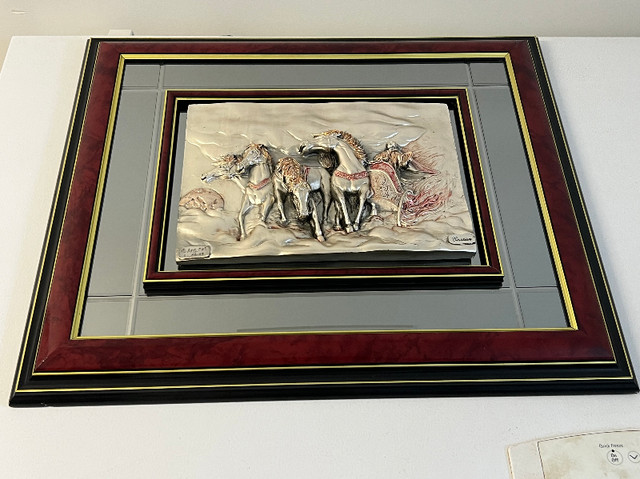 Framed bas-relief sculpture HORSES SILVER & GOLD 64"X56" dans Art et objets de collection  à Longueuil/Rive Sud - Image 3