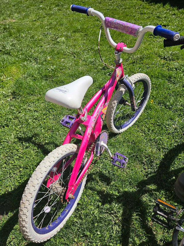 18 INCH BIKE IN EXCELLENT CONDITION READY TO GO SELLING FOR $45  in Road in Markham / York Region - Image 2