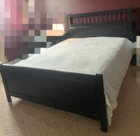 Queen size bed frame + mattress 