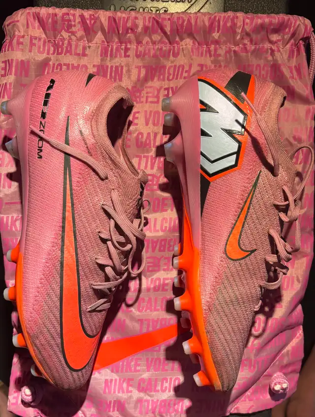 Nike men’s Mercurial Vapor 16 Elite Firm Ground Soccer cleats in Soccer in Gatineau - Image 2