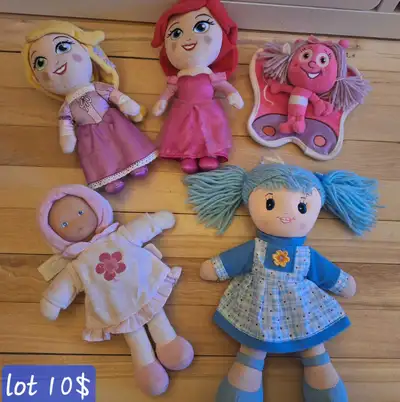 lot de peluches, toutous de Disney et autres , View more
