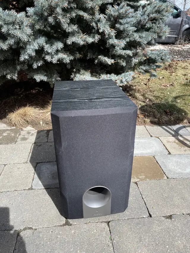 Onkyo SKW-540 subwoofer in Speakers in Markham / York Region - Image 2