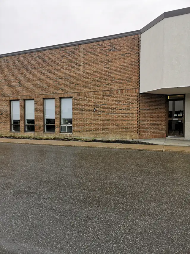 Office and Warehouse area for rent in Commercial & Office Space for Rent in Mississauga / Peel Region - Image 6