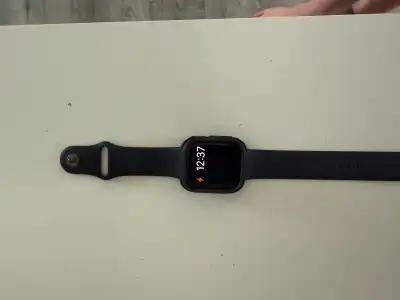 Apple Watch series 9 only 5 months old $350