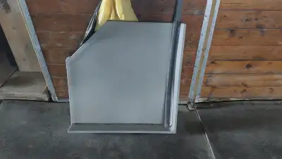 Corner unit base and gaskets