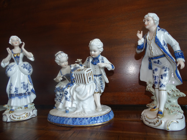 Seymour Mann Figurines (man) in Vienna Woods "Blue Onion" Style in Arts & Collectibles in City of Toronto - Image 4