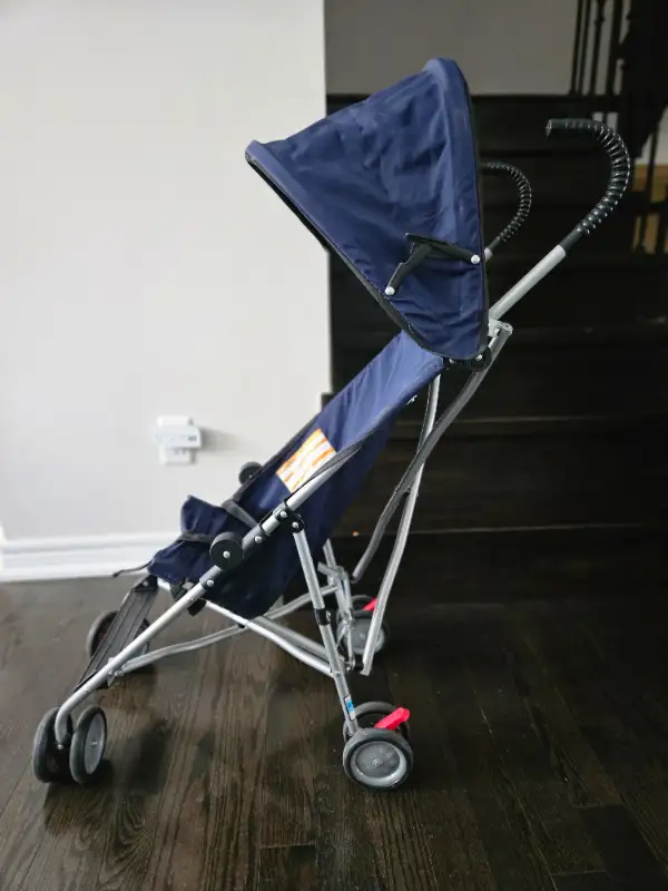 Umbrella Stroller in Strollers, Carriers & Car Seats in Markham / York Region - Image 5