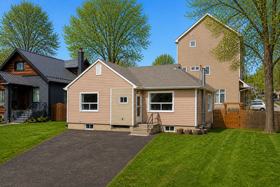 Bradford Detached - loads of parking Separate entrance to basement In Law suite potential 2nd kitche...