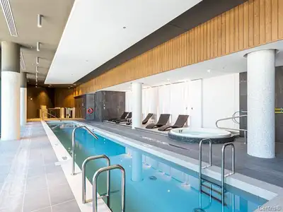 Wow! Condo 2+1 cac et 2 sdb et terrasse! Garage!