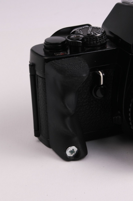 Pentax LX camera Grip 3D printed version in Cameras & Camcorders in Markham / York Region - Image 2