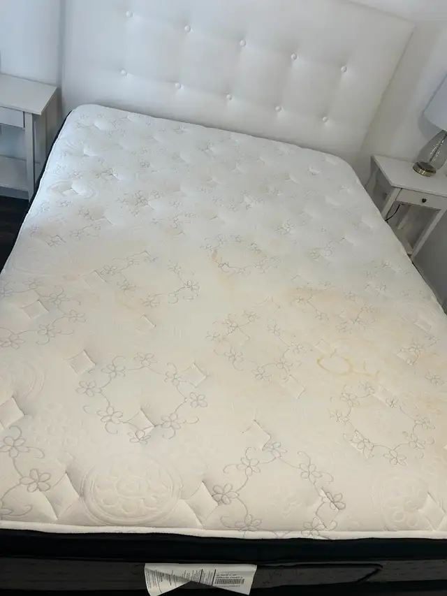 Queen Size Mattress For Sale - Good Condition in Beds & Mattresses in Peterborough - Image 4