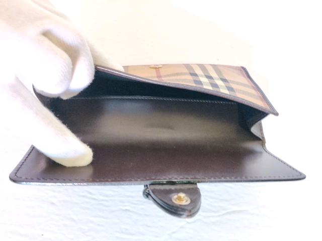 Burberry Long Wallet Card Coin Purse Novacheck in Women's - Bags & Wallets in Hamilton - Image 5