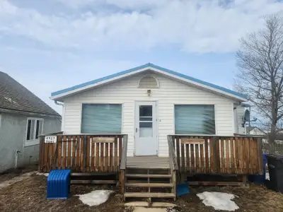 Located in Spirit River, this cozy stay is near shops, dining, and Dunvegan Provincial Park. Sleeps...
