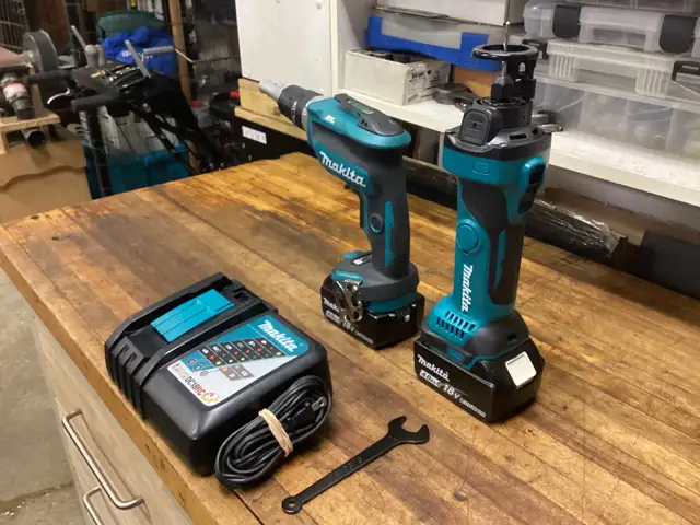 MAKITA LXT 18v BRUSHLESS DRYWALL SCREWGUN and CUT-OUT TOOL KIT in Power Tools in Barrie - Image 5