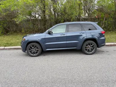 Jeep super propre un seul propriétaire freins neufs bas kilométrage aucun accident