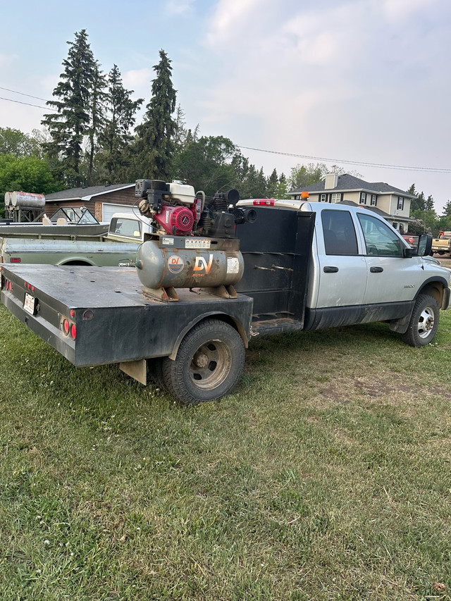 Dodge ram 3500 Cummins with welding deck dans Autos et camions  à Ville d’Edmonton - Image 3