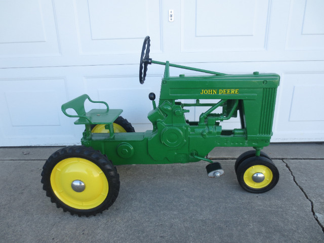 1954 John Deere Model 60 Pedal Tractor in Arts & Collectibles in Sarnia - Image 2