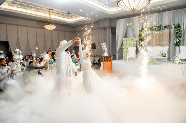 Dry Ice (Smoke machine) and Sparkulars in Wedding in City of Toronto