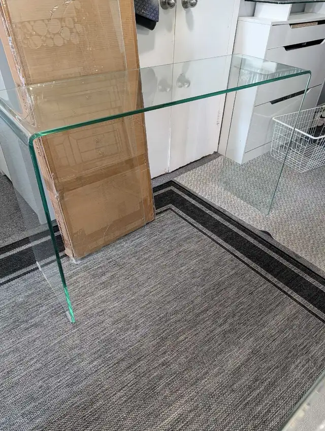 Waterfall Glass Console Table in Other Tables in City of Toronto - Image 4