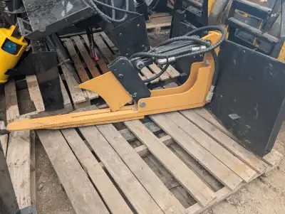 New! Skid Steer Cone drive auger log splitter Asking $2400 Contact 204-384-652three
