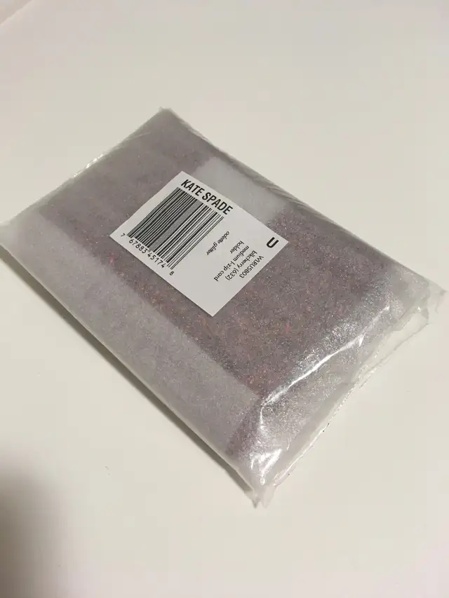 KATE SPADE - NWT - RED GLITTER CARD HOLDER / WALLET KEYCHAIN in Women's - Bags & Wallets in Kingston - Image 5