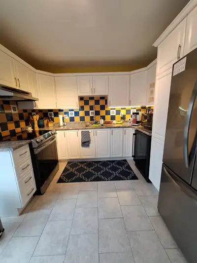 Beau 4 1/2 avec 2 chambres , au 2e étage .Sur la rue André-Grasset, dans un beau secteur résidentiel...