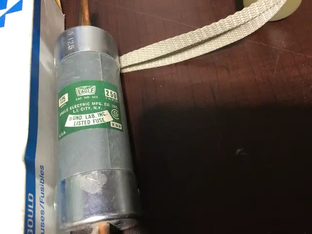fuses  $ 20 in Garage Sales in Laval / North Shore - Image 4