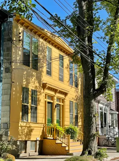 This large 1 bedroom is ideally located in South End Halifax only a minutes walk to DAL, Spring Gard...