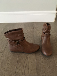 Brown American Eagle Boots Size 6.5 *WORN ONCE*