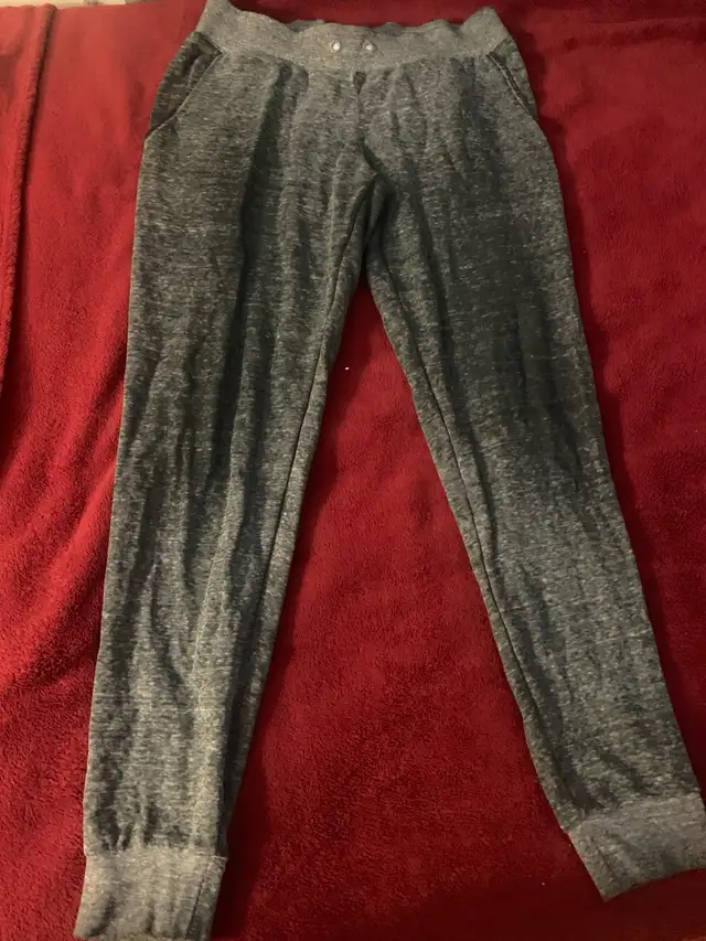 GRAY sweatpants(small-woman’s) in Women's - Bottoms in City of Toronto - Image 2