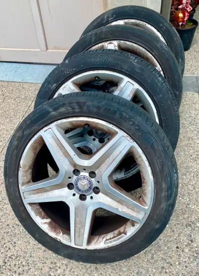 Original 20 Inch AMG Mercedes Benz Rims Set of 4 Front: 225/45/20 Rear: 225/45/18 Some break dust on...