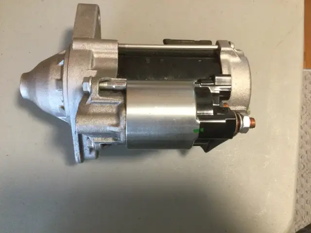 Starter for Pontiac Vibe in Engine & Engine Parts in Bedford - Image 2