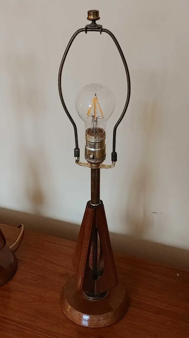 Midcentury table lamps in Indoor Lighting & Fans in City of Montréal - Image 5