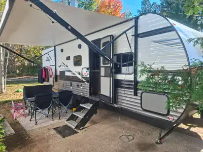 2023 Jayco Jay Flight 267BHSW travel trailer, ideal for families and longer trips. Fully equipped an...
