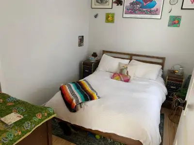 Private room in shared house in Sunnyside