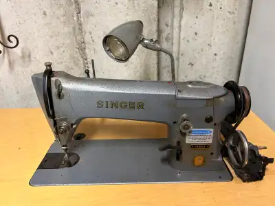 Singer 196k5 Industrial Sewing Machine - with single-phase clutched motor, knee operated foot lift,...