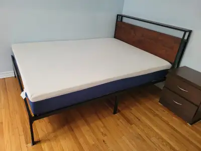 Lit et matelas Queen, View more