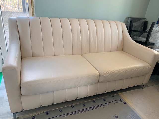 Beautiful White Italian Sofa, only 1.5 YR old, no pet or smoke in Couches & Futons in Kawartha Lakes